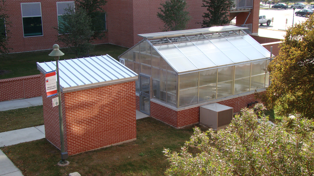 <strong>SAC Greenhouse<span><b>in</b>Educational</span></strong><i>→</i>